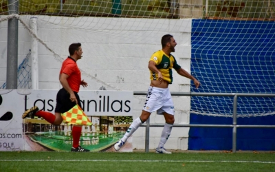 Arturo celebra el tercer gol del matí a La Almozara | Críspulo Díaz